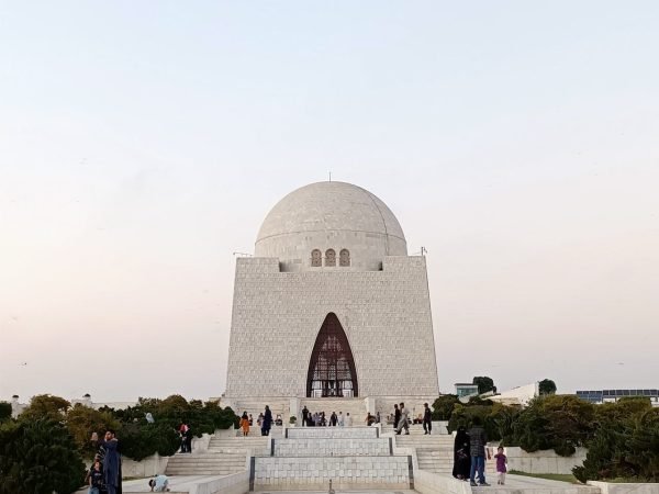 Car-Rental-Services-In-Karachi-Pakistan